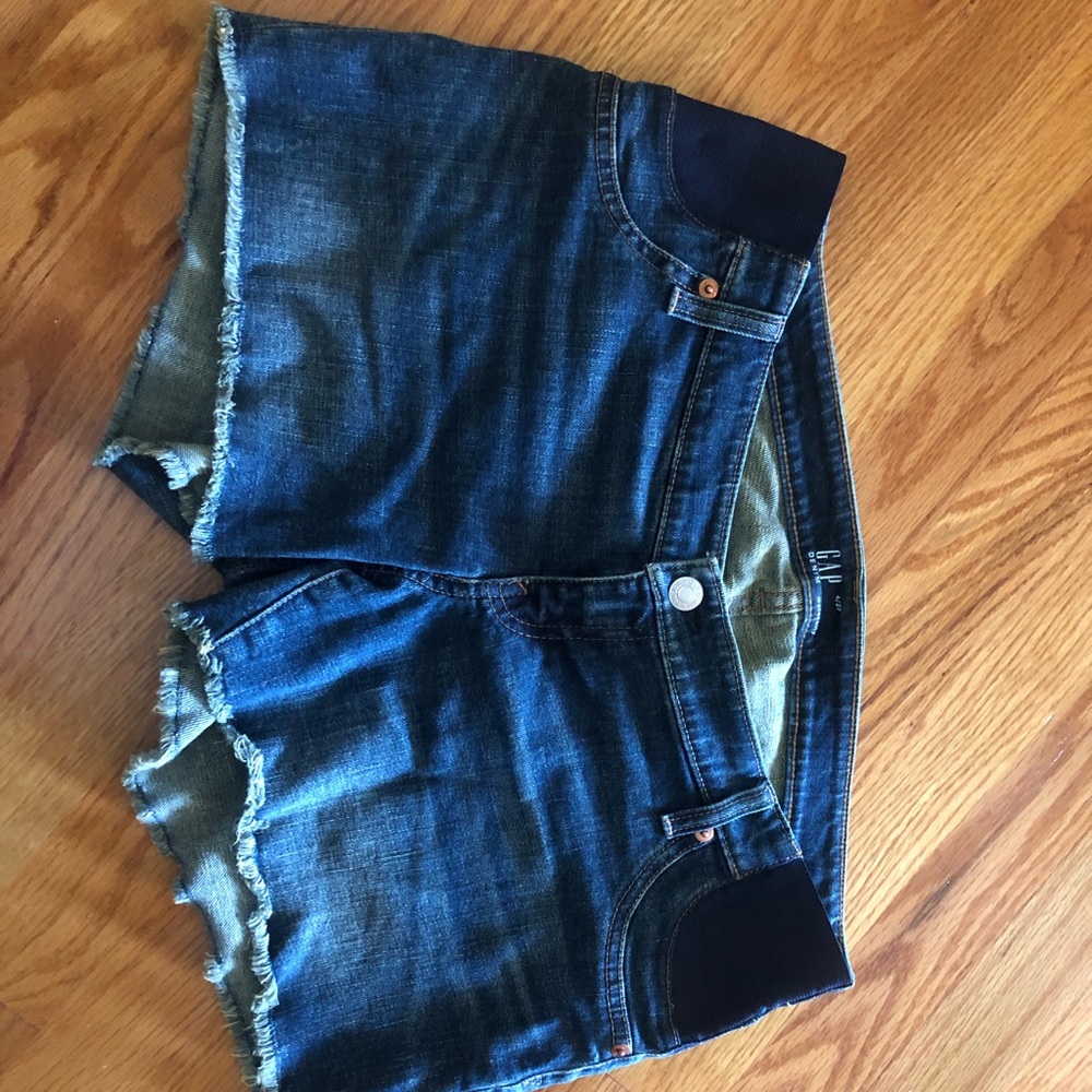Gap Maternity Denim Shorts - Size 4 Barely Worn